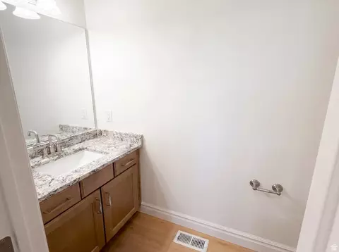 Bath - 1251 N 2525 W, Clinton, UT 84015 photo 4 of 8