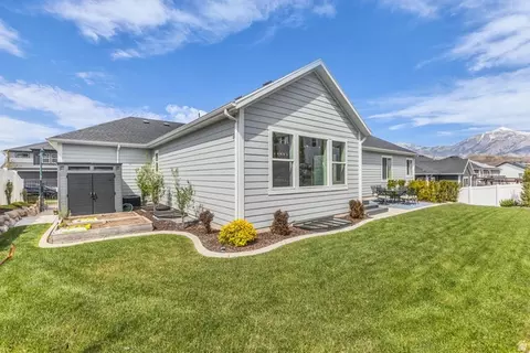 Exterior - 2466 E Lone Hill Dr, Draper, UT 84020 photo 7 of 9