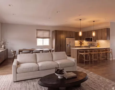 Living - 10 E Blackwood Cv #2, Midvale, UT 84047 photo 1 of 3