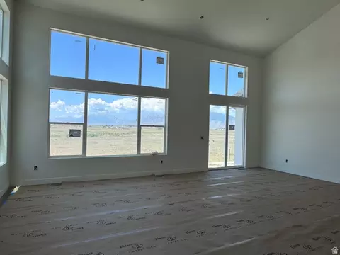 Living - 1541 E 1400 N #129, Payson, UT 84651 photo 1 of 3