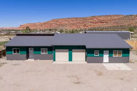 69 N Mount Peale Dr, Moab, UT 84532