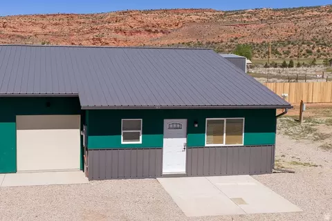 Exterior - 69 N Mount Peale Dr, Moab, UT 84532 photo 3 of 4