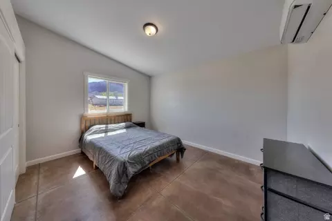 Bedroom - 69 N Mount Peale Dr, Moab, UT 84532 photo 2 of 4