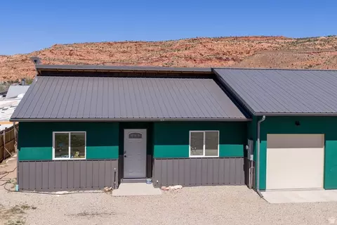 Exterior - 69 N Mount Peale Dr, Moab, UT 84532 photo 2 of 4