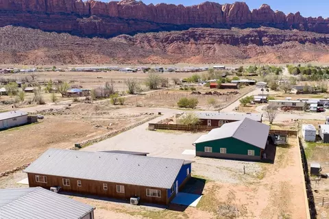 View/Area - 69 N Mount Peale Dr, Moab, UT 84532 photo 2 of 2