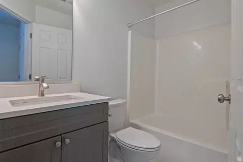 Bath - 9485 S Fairway View Dr, Sandy, UT 84070 photo 3 of 4