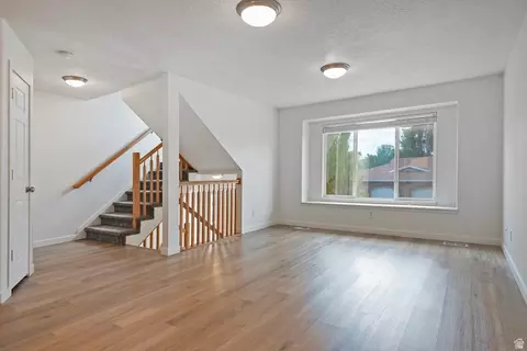 Living - 9485 S Fairway View Dr, Sandy, UT 84070 photo 2 of 4