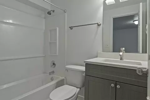 Bath - 9485 S Fairway View Dr, Sandy, UT 84070 photo 2 of 4