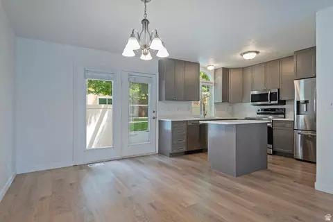 Kitchen - 9485 S Fairway View Dr, Sandy, UT 84070 photo 2 of 4