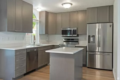 Kitchen - 9485 S Fairway View Dr, Sandy, UT 84070 photo 3 of 4