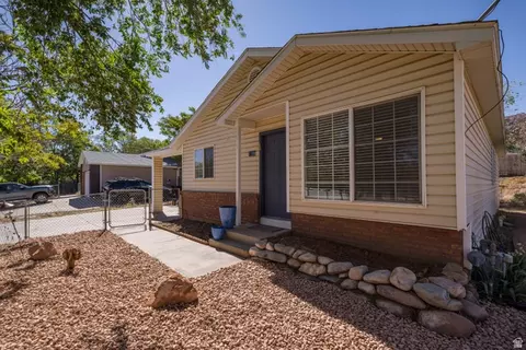 1108 E Holyoak Ln, Moab, UT 84532
