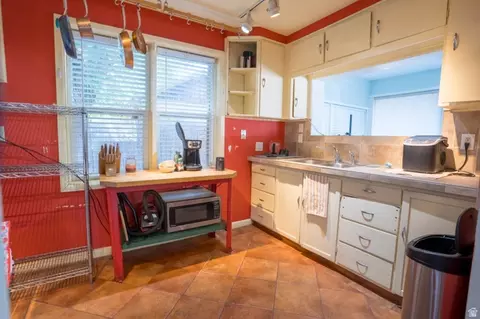 Kitchen - 186 W Center St, Moab, UT 84532 photo 2 of 3