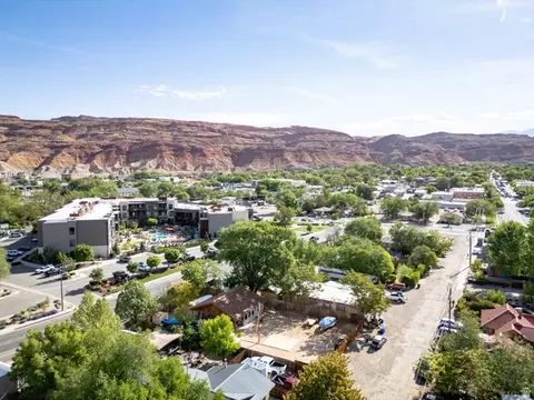 View/Area - 186 W Center St, Moab, UT 84532 photo 2 of 2
