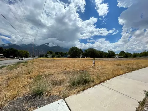 180 N Main #3, Mona, UT 84645 photo 2