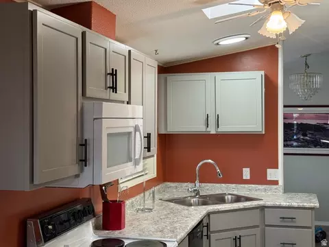 4451 S Pan American Dr, Murray, UT 84107 photo 4