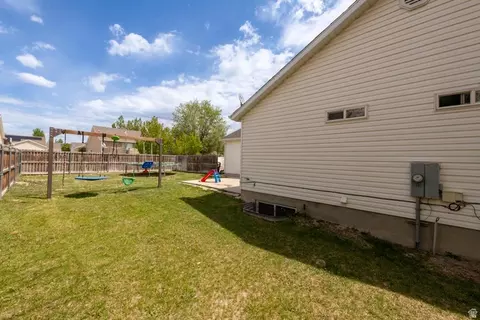 Exterior - 2047 E Weeping Willow Way N, Eagle Mountain, UT 84005 photo 4 of 5
