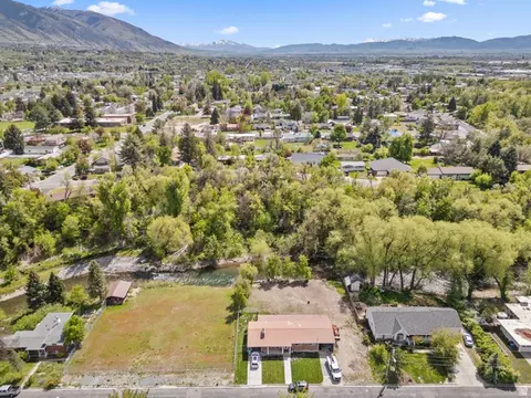 472 E 300 S, Logan, UT 84321 photo 2