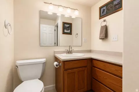 Bath - 1075 Double Eagle Cir, Preston, ID 83263 photo 4 of 5