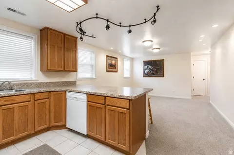 Kitchen - 1075 Double Eagle Cir, Preston, ID 83263 photo 4 of 5