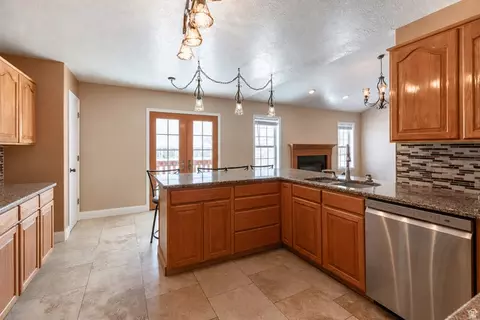 Kitchen - 1075 Double Eagle Cir, Preston, ID 83263 photo 2 of 5