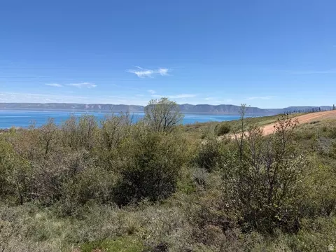 1317 N Trapper Loop #T22, Garden City, UT 84028