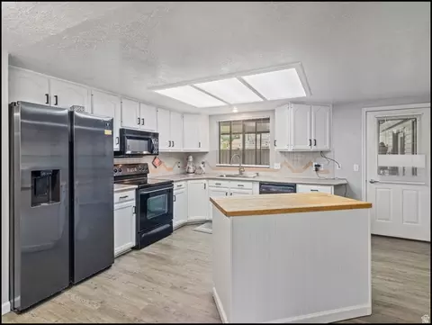 Kitchen - 1166 N 700 W, Centerville, UT 84014 photo 1 of 2