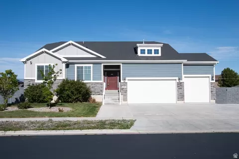 1372 S Homestead Ln, Syracuse, UT 84075