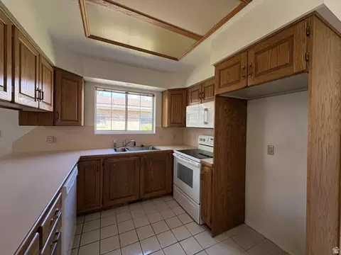 Kitchen - 486 W 120 N, Orem, UT 84057 photo 1 of 2