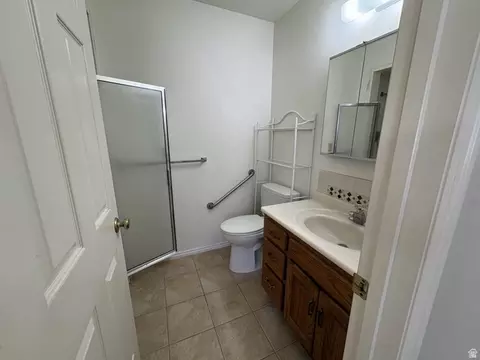 Bath - 486 W 120 N, Orem, UT 84057 photo 2 of 4