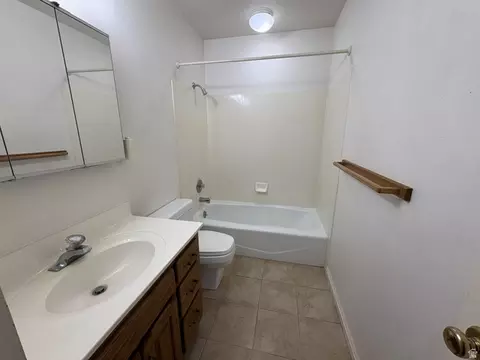 Bath - 486 W 120 N, Orem, UT 84057 photo 3 of 4