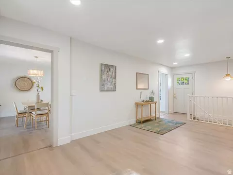 Entry Way - 4600 S Creekview Dr, Murray, UT 84107 photo 2 of 3