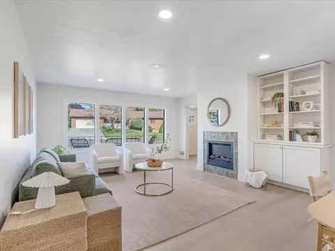 Living - 4600 S Creekview Dr, Murray, UT 84107 photo 2 of 5