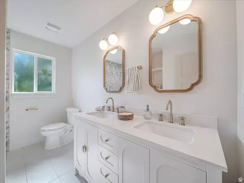 Bath - 4600 S Creekview Dr, Murray, UT 84107 photo 1 of 4