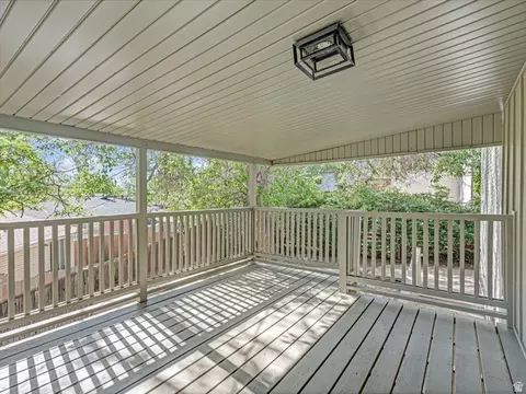 Exterior - 4600 S Creekview Dr, Murray, UT 84107 photo 4 of 8