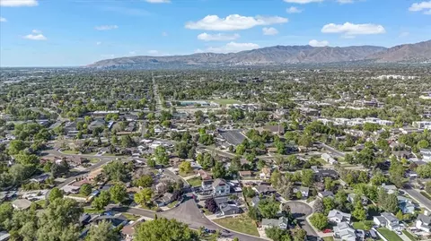 View/Area - 4600 S Creekview Dr, Murray, UT 84107 photo 6 of 8