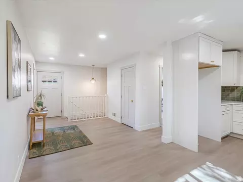 Entry Way - 4600 S Creekview Dr, Murray, UT 84107 photo 1 of 3