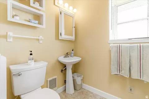 Bath - 286 N State St E, Fairview, UT 84629 photo 3 of 3