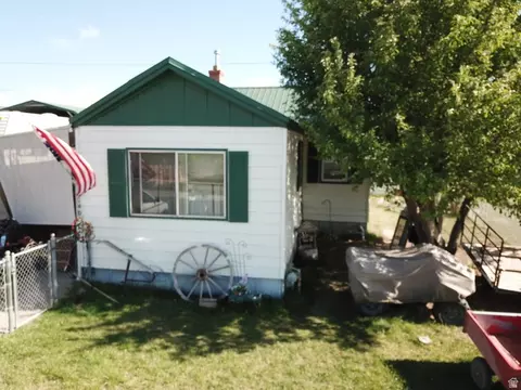 140 E Carson Ave S, East Carbon, UT 84520