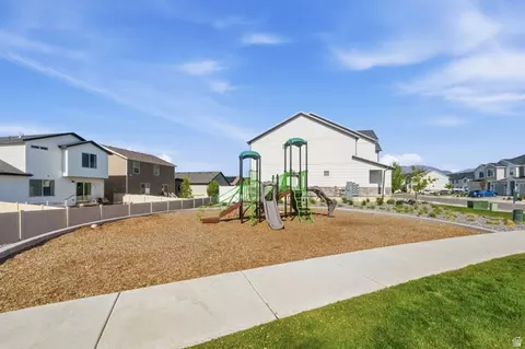 Exterior - 1795 E Fall St, Eagle Mountain, UT 84005 photo 8 of 9