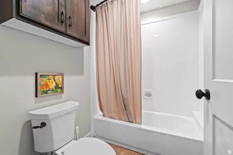 Bath - 381 E 1260 S, Salem, UT 84653 photo 3 of 4