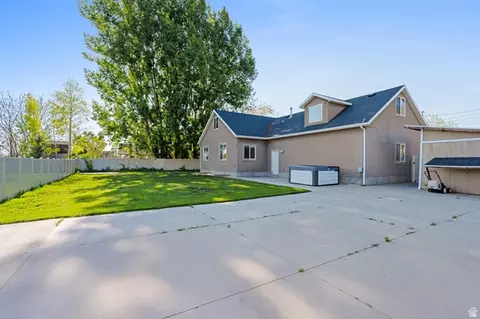 Exterior - 1285 W Maple St, Mapleton, UT 84664 photo 3 of 5