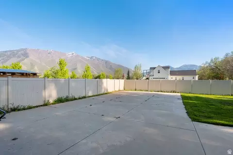 Exterior - 1285 W Maple St, Mapleton, UT 84664 photo 2 of 5