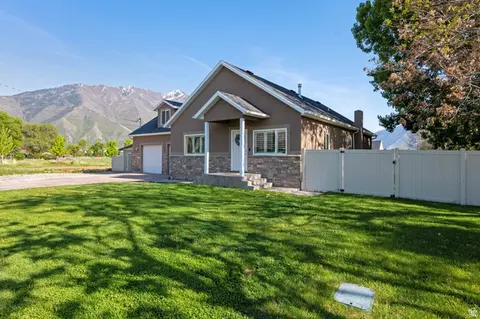 Exterior - 1285 W Maple St, Mapleton, UT 84664 photo 4 of 5