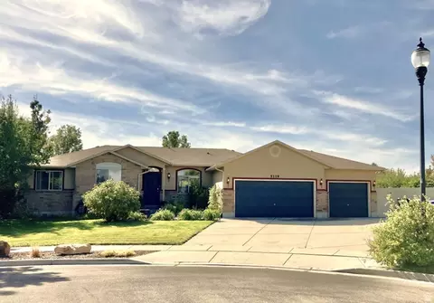 5119 Pine Laurel Ln W, West Jordan, UT 84081