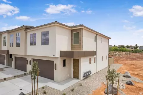 1008 N Manen St, Washington, UT 84780