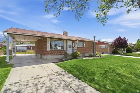 9771 S Amber Ln, Sandy, UT 84094