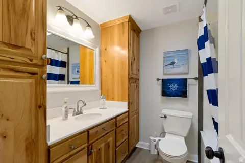 Bath - 5188 S 300 East St E, Ogden, UT 84405 photo 1 of 4