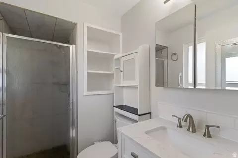 Bath - 5188 S 300 East St E, Ogden, UT 84405 photo 3 of 4