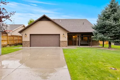 32 W Spring Creek Pkwy, Providence, UT 84332