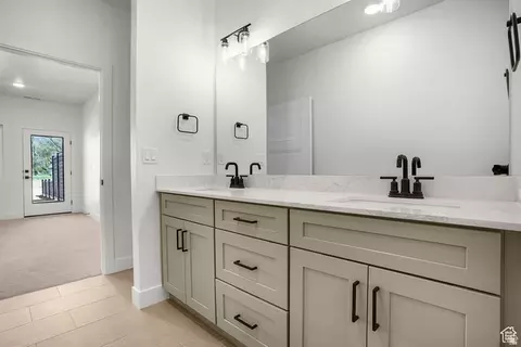 Bath - 1631 W Century Ln #C, Mapleton, UT 84664 photo 2 of 3